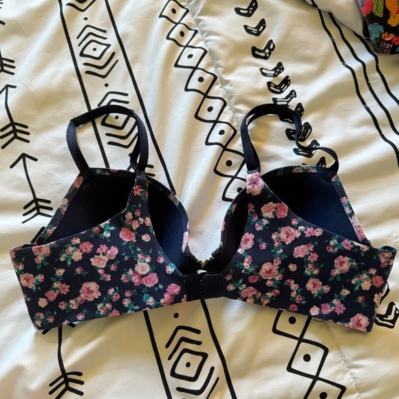 VS Love Cloud Smooth Lightly Lined Full Coverage Bra - Picture 2 of 7